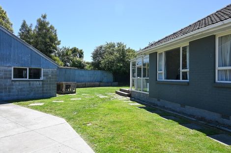 Photo of property in 21 Wildwood Avenue, Wainoni, Christchurch, 8061