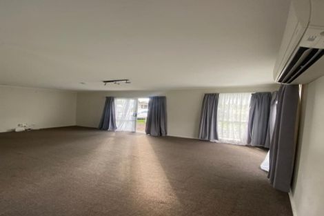 Photo of property in 21 Adel Place, Weymouth, Auckland, 2103