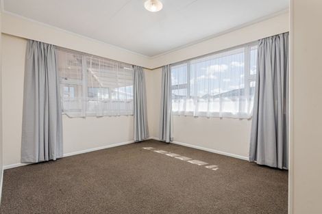 Photo of property in 20 Dunk Place, Milson, Palmerston North, 4414