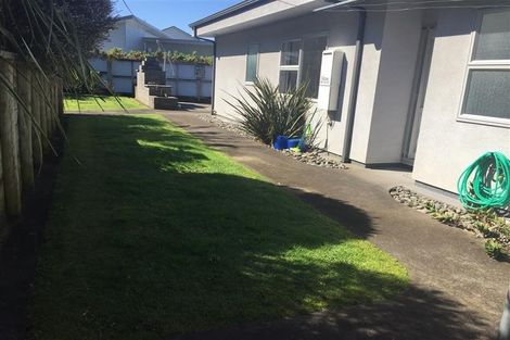 Photo of property in 8 Kororako Grove, Whalers Gate, New Plymouth, 4310