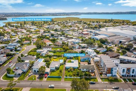 Photo of property in 7 Abbotleigh Avenue, Te Atatu Peninsula, Auckland, 0610