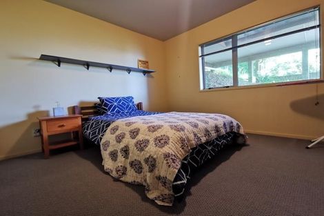 Photo of property in 41 Dress Circle, Newlands, Wellington, 6037