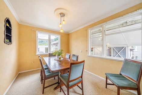 Photo of property in 6 Hall Grove, Ebdentown, Upper Hutt, 5018