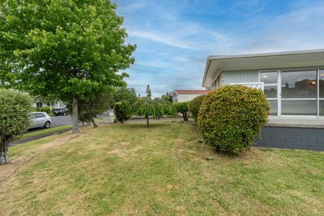 Photo of property in 27 Caernarvon Street, Dinsdale, Hamilton, 3204