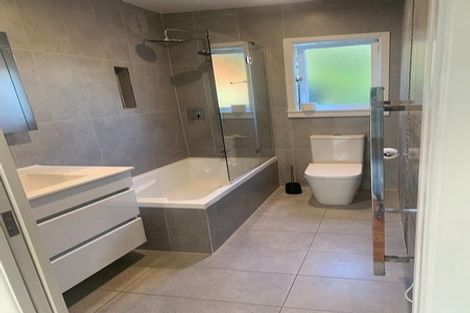 Photo of property in 1/112 Lake Road, Belmont, Auckland, 0622