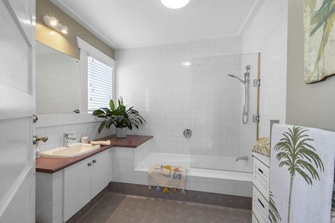 Photo of property in 8 Dorset Avenue, Westown, New Plymouth, 4310