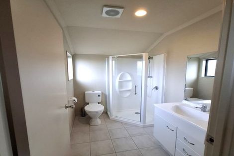 Photo of property in 3/31 Orwell Road, Greenhithe, Auckland, 0632