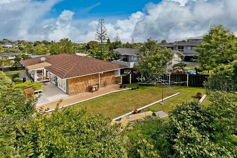 Photo of property in 54 Ravenwood Drive, Forrest Hill, Auckland, 0620