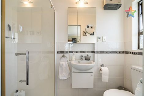 Photo of property in 18 Jacaranda Grove, Maungaraki, Lower Hutt, 5010