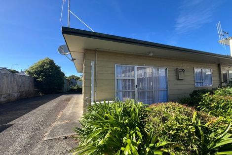 Photo of property in 6 Tiraumea Street, Palmerston North, 4410