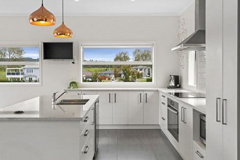 Photo of property in 68 Huka Heights Drive, Rangatira Park, Taupo, 3330