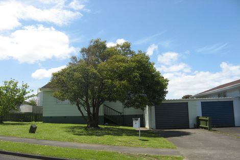Photo of property in 3 De Bloge Place, Clendon Park, Auckland, 2103