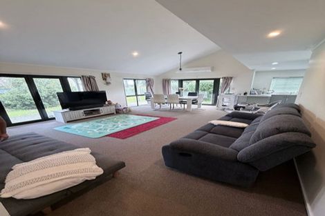 Photo of property in 4 Lendenfeld Drive, Papatoetoe, Auckland, 2025