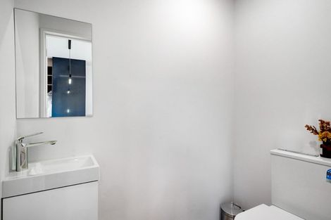 Photo of property in 4/16 Binsted Road, New Lynn, Auckland, 0600
