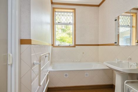 Photo of property in 1a Waimea Road, Nelson South, Nelson, 7010