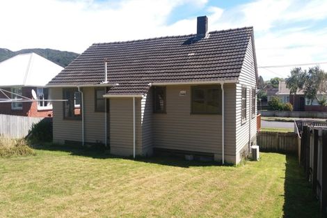 Photo of property in 196 Waddington Drive, Naenae, Lower Hutt, 5011