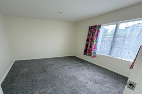 Photo of property in Lynn Park Terrace, 10/12 Ambrico Place, New Lynn, Auckland, 0600