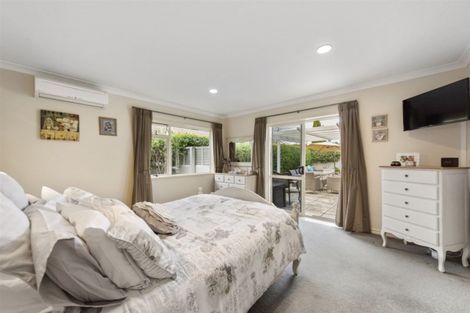 Photo of property in 2 Redhaven Place, Bethlehem, Tauranga, 3110