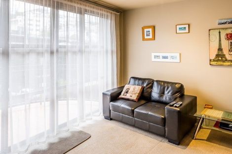 Photo of property in Atrium Towers, 1q/154 The Terrace, Wellington Central, Wellington, 6011