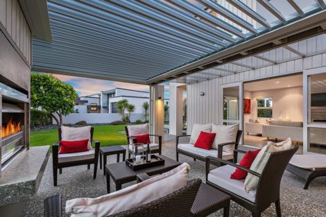 Photo of property in 37 Taumata Road, Omaha, 0986