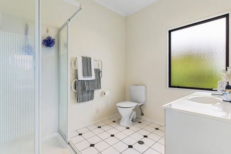 Photo of property in 7 Jubaea Place, Henderson, Auckland, 0610