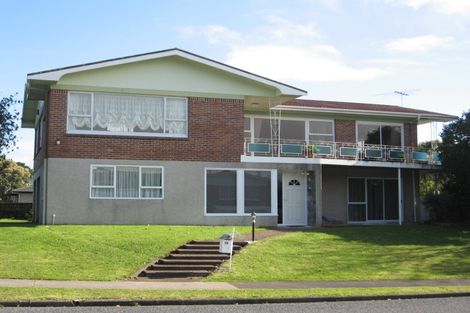 Photo of property in 76 Grande Vue Road, Hillpark, Auckland, 2102