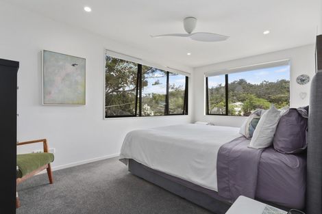 Photo of property in 102 Balmain Road, Chatswood, Auckland, 0626