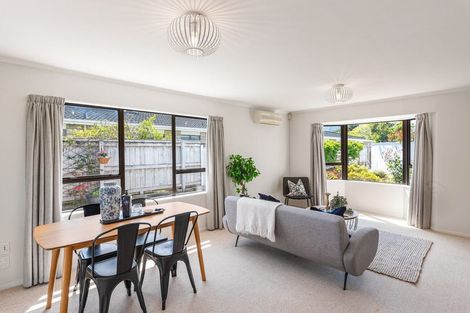 Photo of property in 1/29 Rosebank Grove, Waikanae, 5036