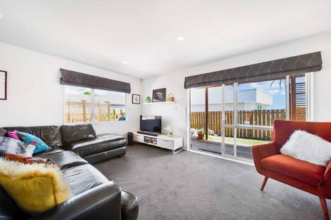 Photo of property in 3b Stevenson Road, Clarks Beach, 2122