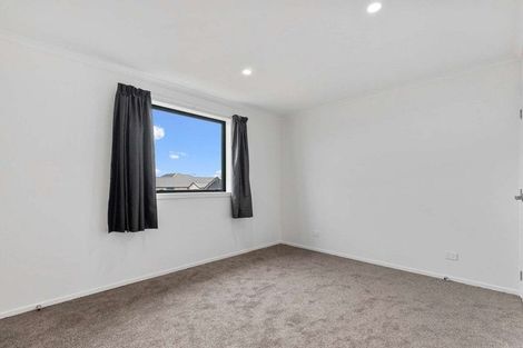 Photo of property in 1 Kaimai Avenue, Massey, 0614