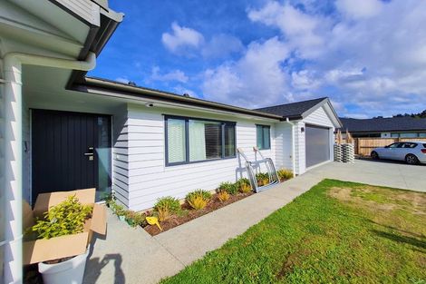 Photo of property in 115 Karepiro Drive, Stanmore Bay, Whangaparaoa, 0932