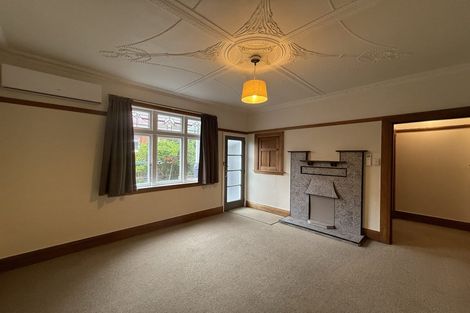 Photo of property in 5-5a Moncrieff Street, Mount Victoria, Wellington, 6011