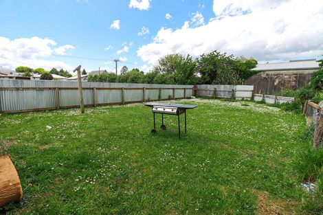 Photo of property in 15 Allardice Street, Dannevirke, 4930