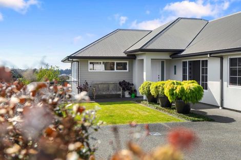 Photo of property in 33 Merriman Place, Pyes Pa, Tauranga, 3112