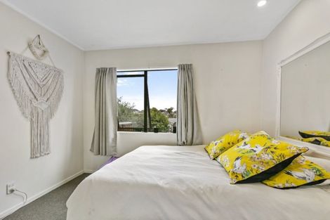 Photo of property in 22 Waiora Road, Stanmore Bay, Whangaparaoa, 0932