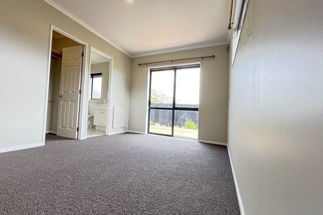 Photo of property in 20 Jade Court, Rosedale, Auckland, 0632