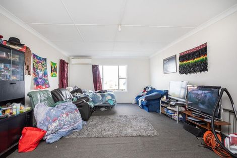Photo of property in 13 Waterloo Street, Dannevirke, 4930
