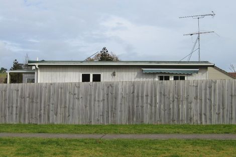 Photo of property in 105 Awaroa Road, Helensville, 0800