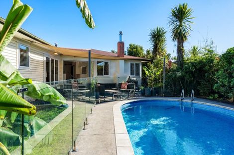 Photo of property in 57a Church Road, Taradale, Napier, 4112