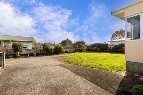 Photo of property in 3a Montana Place, Merrilands, New Plymouth, 4312