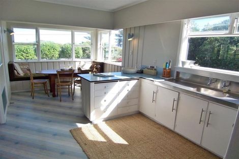 Photo of property in 1 Groves Road, Raumati Beach, Paraparaumu, 5032