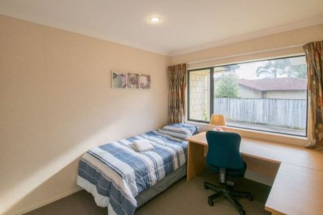 Photo of property in 14 Breon Place, Flat Bush, Auckland, 2016