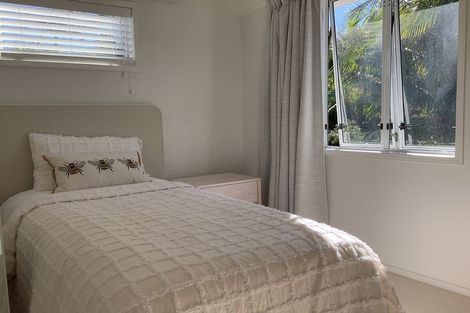 Photo of property in 1/2 Heathcote Road, Castor Bay, Auckland, 0620