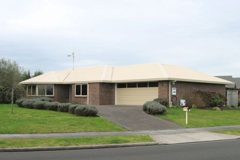 Photo of property in 47 Waiwherowhero Drive, St Andrews, Hamilton, 3200