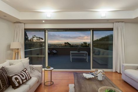 Photo of property in 50 Dyers Pass Road, Cashmere, Christchurch, 8022