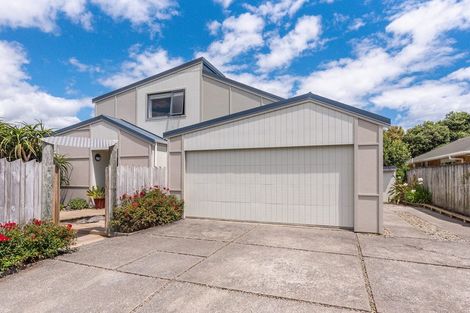 Photo of property in 13 Marram Way, Peka Peka, Waikanae, 5391