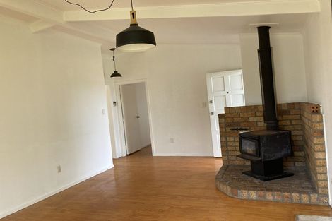 Photo of property in 41 Royal View Road, Te Atatu South, Auckland, 0610