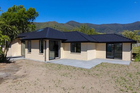 Photo of property in 213a Waikawa Road, Waikawa, Picton, 7220