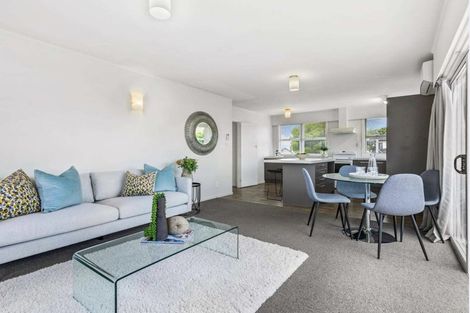 Photo of property in 2/111 Hobsonville Road, West Harbour, Auckland, 0618