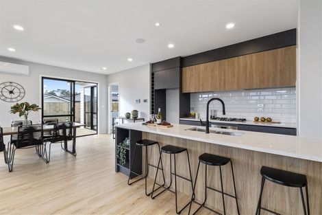 Photo of property in 51 Vinistra Road, Kumeu, 0810